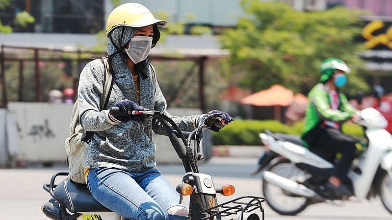 The hot weather is forecast to last for days to come in the central region. Photo: NDO