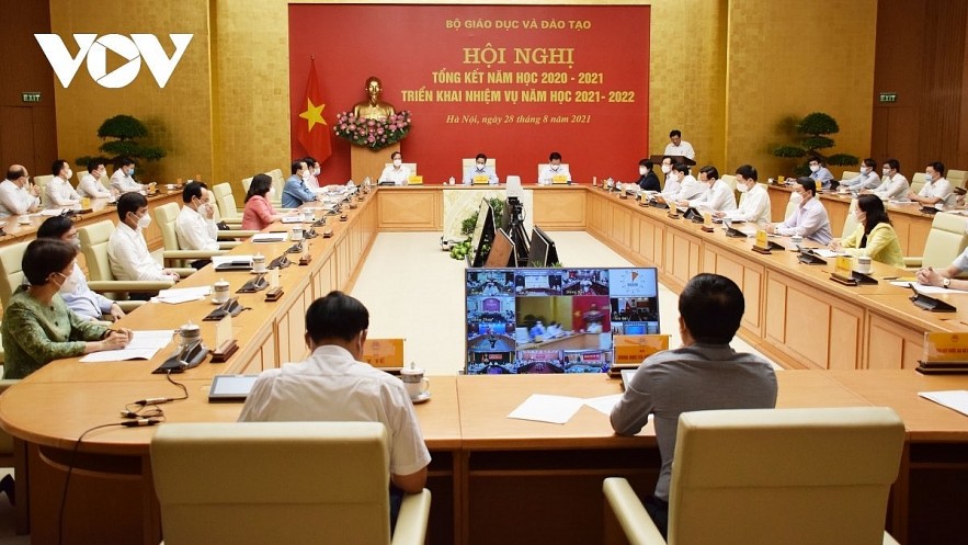 PM Pham Minh Chinh chairs the national online conference of the education and training sector. Photo: VOV