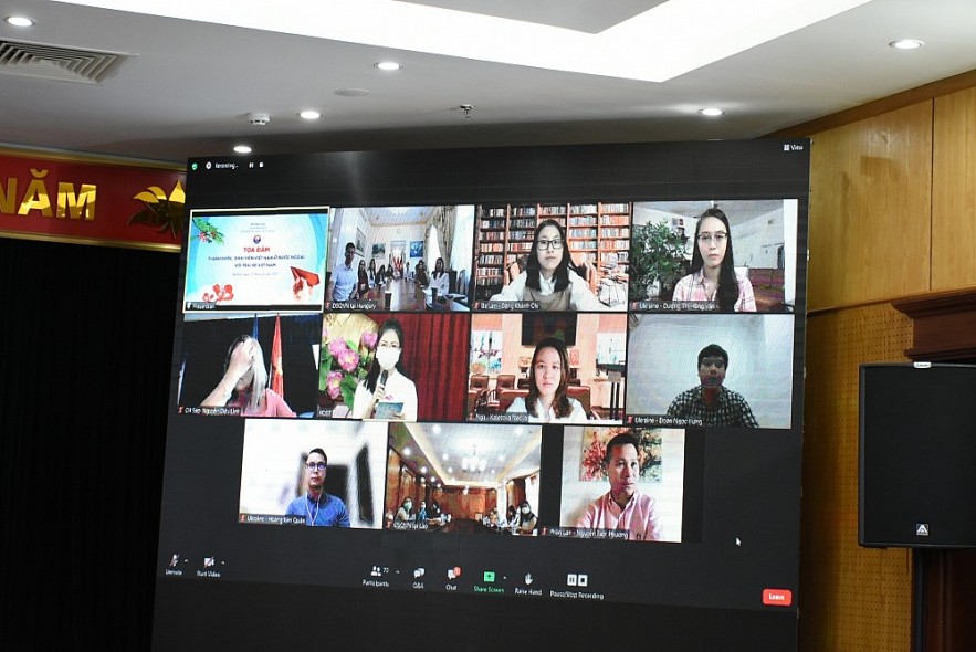 Young Overseas Vietnamese Show Their Love for the Homeland