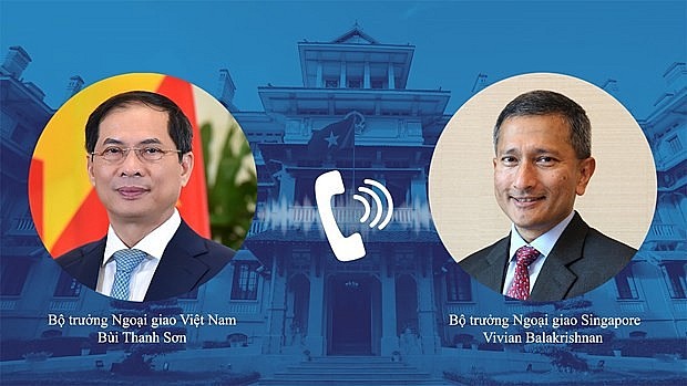 Minister of Foreign Affairs Bui Thanh Son and his Singaporean counterpart Vivian Balakrishnan hold phone talks on September 7. Photo: VNP