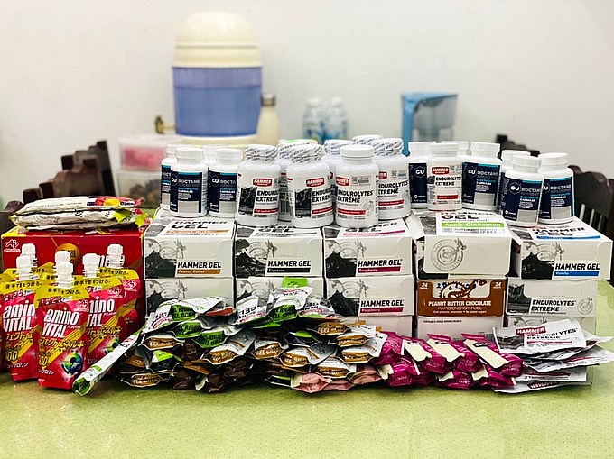 Hanoi's Running Community Donates Supplies to Doctors