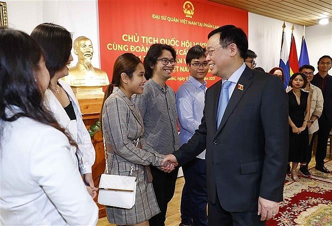 Vietnamese in Finland Support Community at Home and Abroad