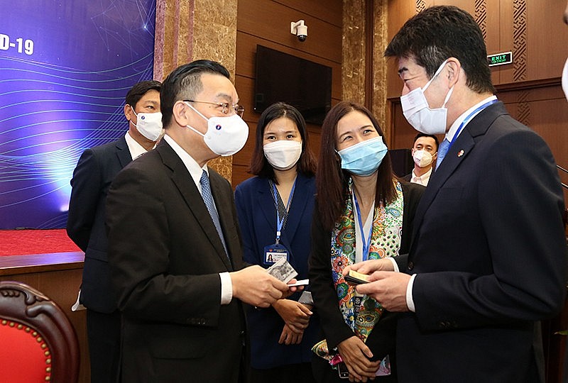 Hanoi Discusses Difficulties for Foreign-invested Enterprises