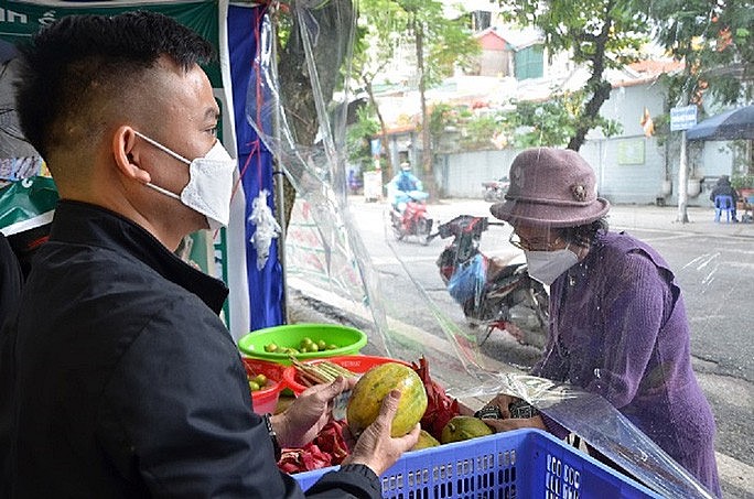 From Plastic Waste to Food: Unique Model Hanoi's Newest Green Scheme: Exchanging Plastic Waste for Food
