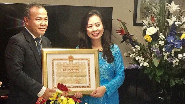 Overseas Vietnamese Writes Book About Ho Chi Minh President
