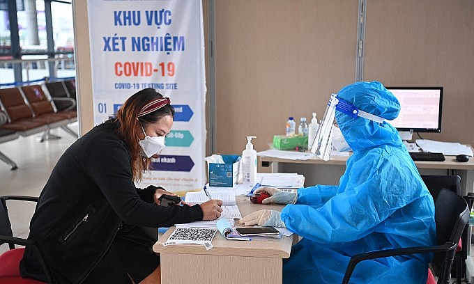 A Covid-19 test point in Hanoi. Photo: VnExpress
