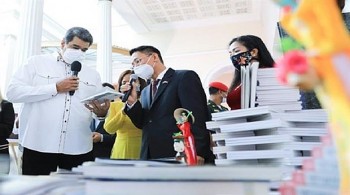 Vietnam’s Publications on Display at 17th Venezuela International Book Fair