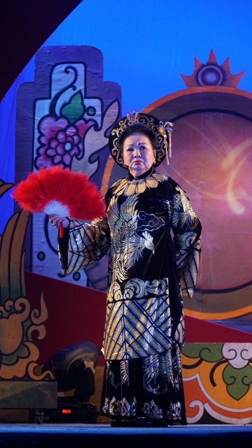 Vietnamese Theater: Meet Cai Luong's Power Couple