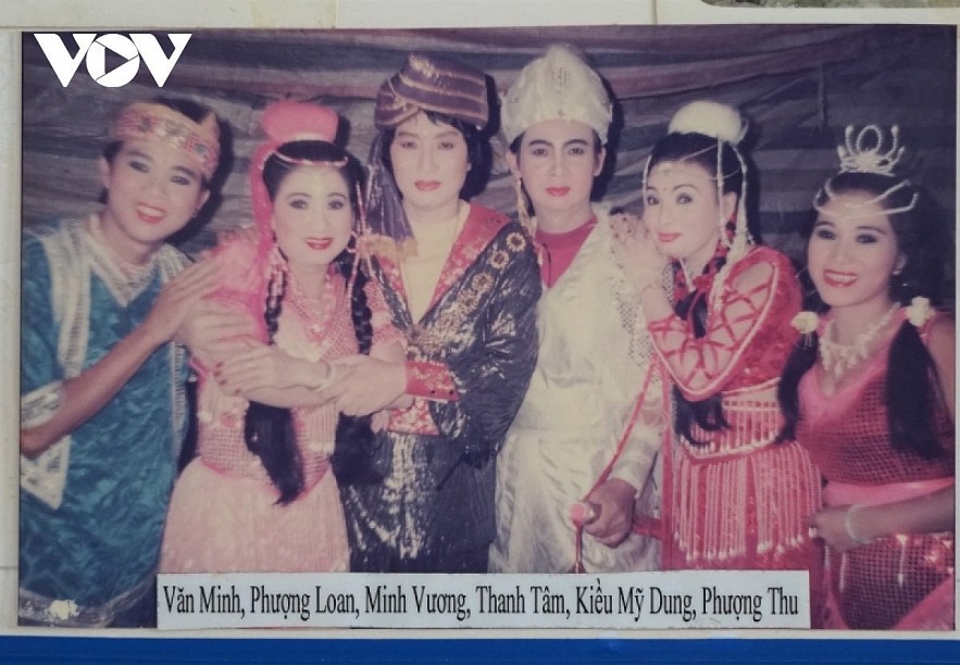 Vietnamese Theater: Meet Cai Luong's Power Couple