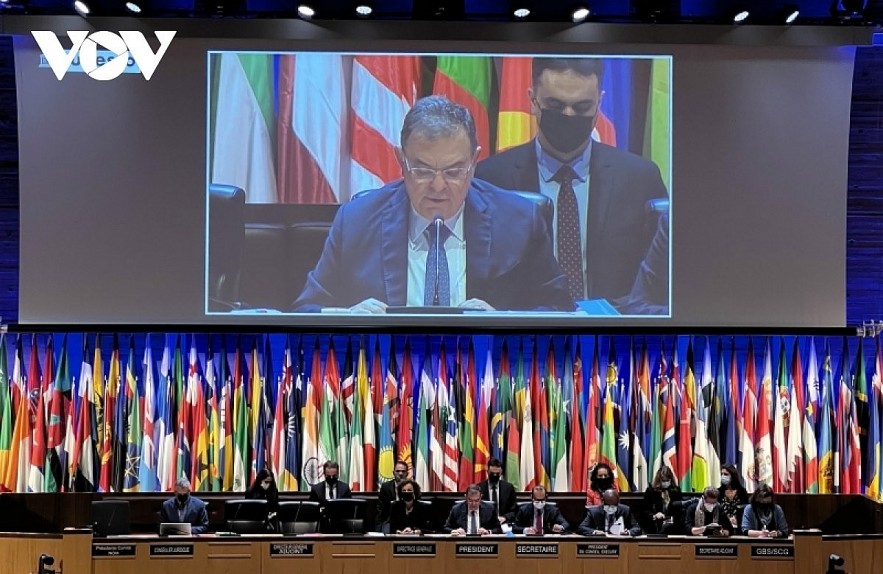 The President of the UNESCO General Assembly announces the election results. Photo: VOV