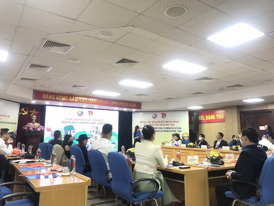 Vietnamese, Cuban Youth Continue Time-Honored Friendships