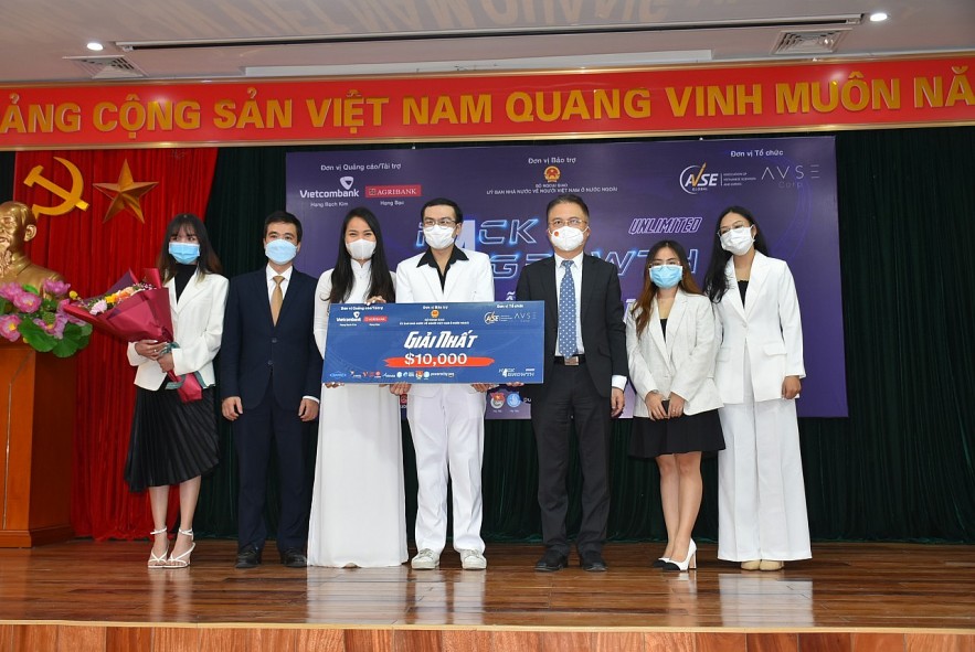 Hack4Growth Unlimited 2021: Honoring Vietnamese Creators Around the World