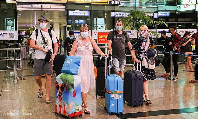 Vietnam News Today (December 24): Embassies Propose No Quarantine for Vaccinated or Recovered Foreign Arrivals