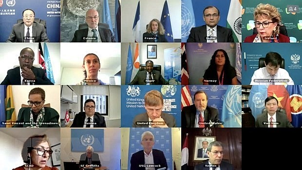 Vietnam and representatives from member countries of the United Nations Security Council attend a discussion on Yemen in May 2021. Photo: VNA