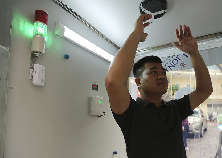 covid 19 mobile disinfection chamber appears in vietnam
