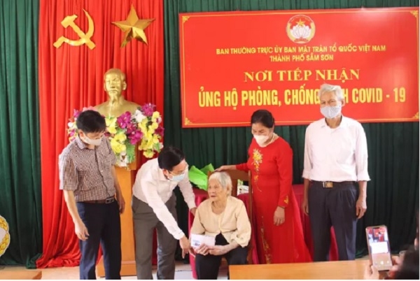 vietnamese 107 year old grandmother donates her life savings to covid 19 fund