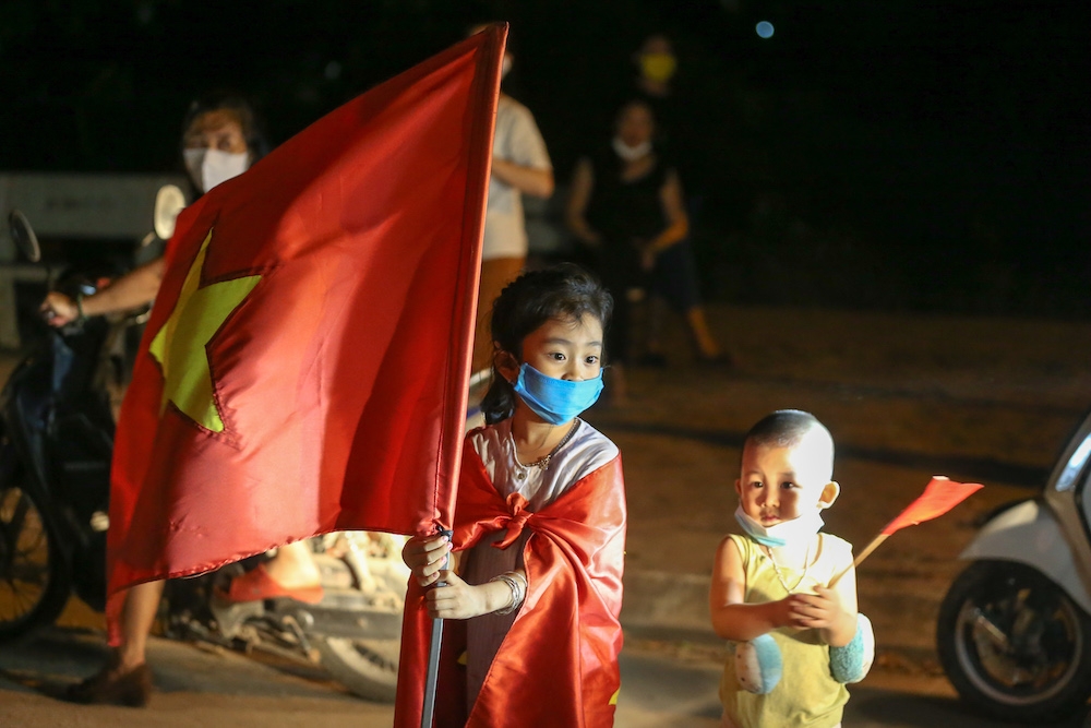 residents in hanoi outskirt burst with joy as 28 day covid 19 lockdown ends up photo