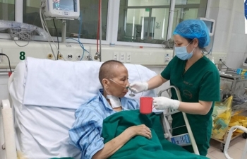 10 vietnamese offer lung donations for british covid 19 patient