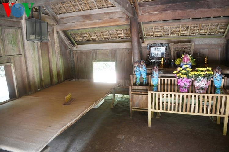 a look at president ho chi minhs house throughout his childhood
