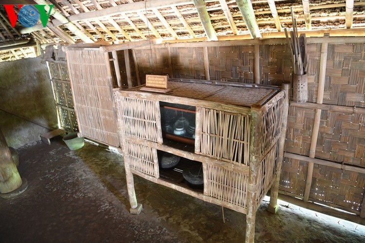 a look at president ho chi minhs house throughout his childhood