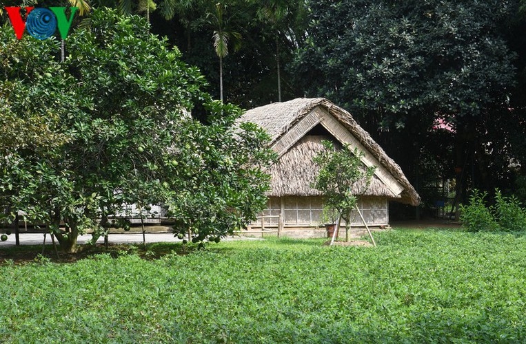 a look at president ho chi minhs house throughout his childhood
