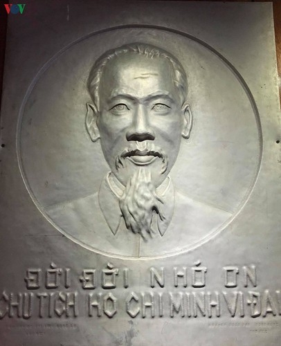 a look at president ho chi minhs house throughout his childhood