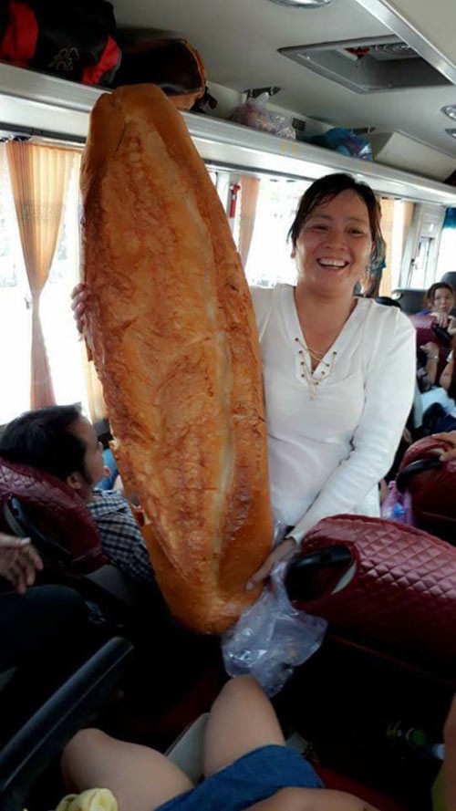 vietnamese giant loaves of bread attract worldwide attention