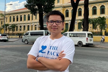 vietnamese student helps international arrivals while stuck in vietnam quarantine camp