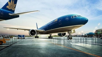 vietnam mulls over resuming international flights late july