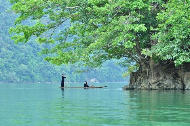the most beautiful lakes in vietnam