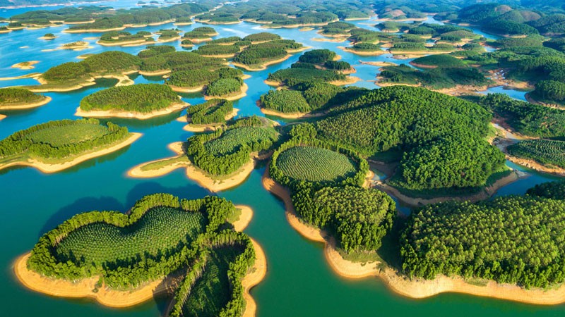 the most beautiful lakes in vietnam