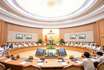 tech giants bring production to vietnam to avoid covid 19 implications