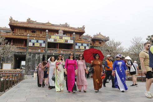 hue offers free entrance to relic sites for all women wearing ao dai