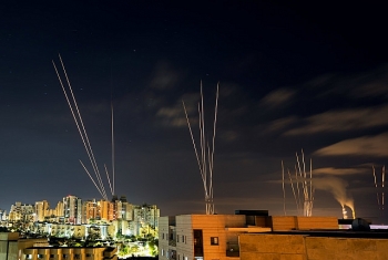 World breaking news today (May 16): Fresh rocket barrage targets central Israel after Hamas threat
