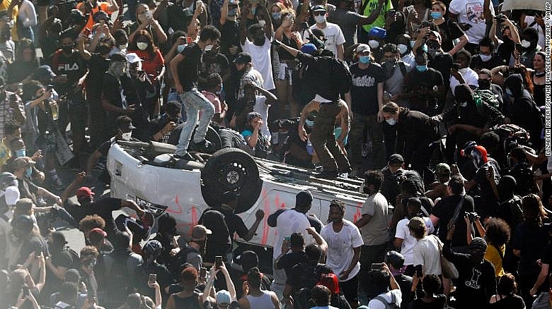 protest and riot break out around america after george floyds death photos