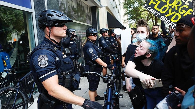 protest and riot break out around america after george floyds death photos