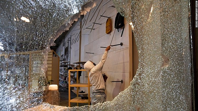 protest and riot break out around america after george floyds death photos