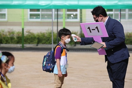 Fear of Covid-19 spikes, South Korea limits number of pupils in schools