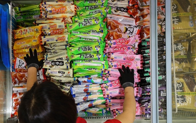 Cultural wave of "hallyu" boosts demand for Korean ice cream in Vietnam