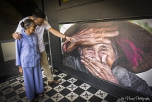renowned photo of a vietnamese woman sold for usd 30000