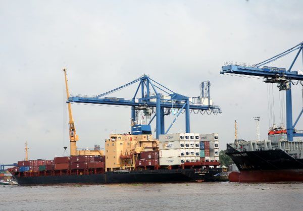 Vietnam's trade deficit going down, vietnam economy, business news, vn news, vietnamnet bridge, english news, Vietnam news, news Vietnam, vietnamnet news, vn news, Vietnam net news, Vietnam latest news, Vietnam breaking news