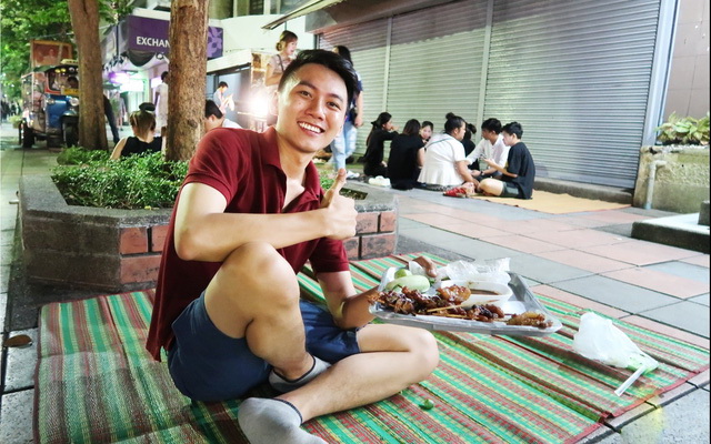 Vietnamese engineer quits job to become travel vlogger