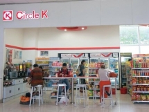 Foreign-invested convenience stores seek to find firm niche in Vietnam