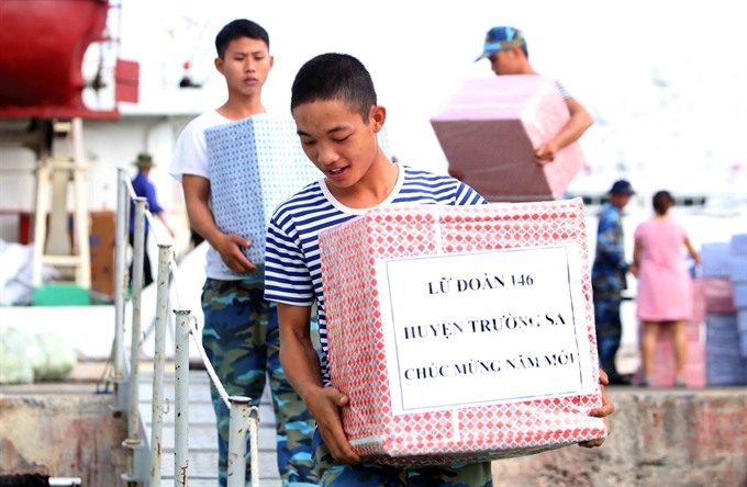 Tết gifts from the mainland arrive at Trường Sa Island