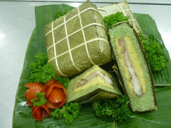2000 Chung cakes made for poor people ahead of Tet