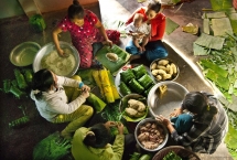 2000 chung cakes made for poor people ahead of tet