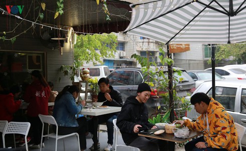 pho tien si viet gan ket tinh than thuc khach viet nam va trung quoc hinh 3