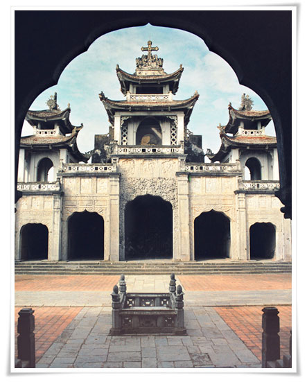An one-day tour in Ninh Binh, home to VN’s most beautiful stone church