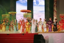 pictures of worship places on first day of social distancing easing