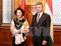 Vietnam, Hungary’s top legislators hold talks